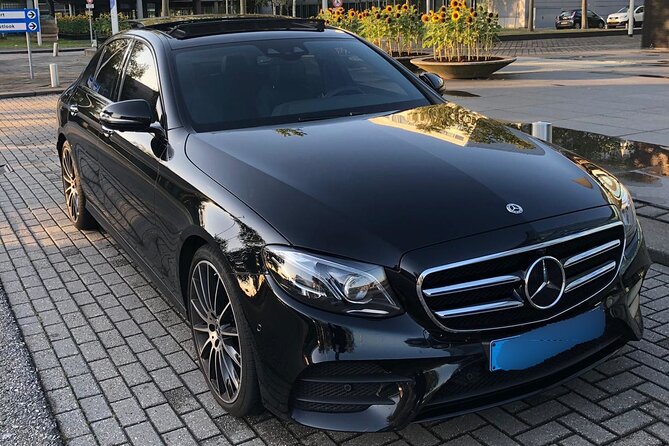 Private Arrival Transfer: Schiphol Airport Amsterdam - Departure transfers can be easier than arrivals