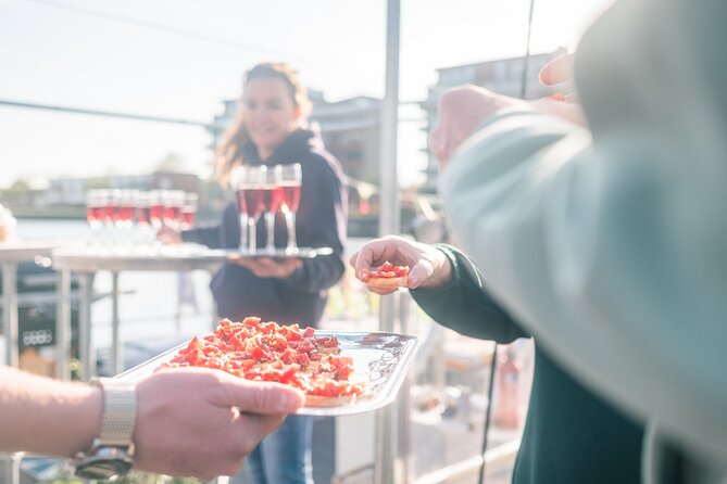 Private BBQ Cruise Tour at Lake Paterswoldsemeer With Drinks - Meeting at S. Allendeplein 59
