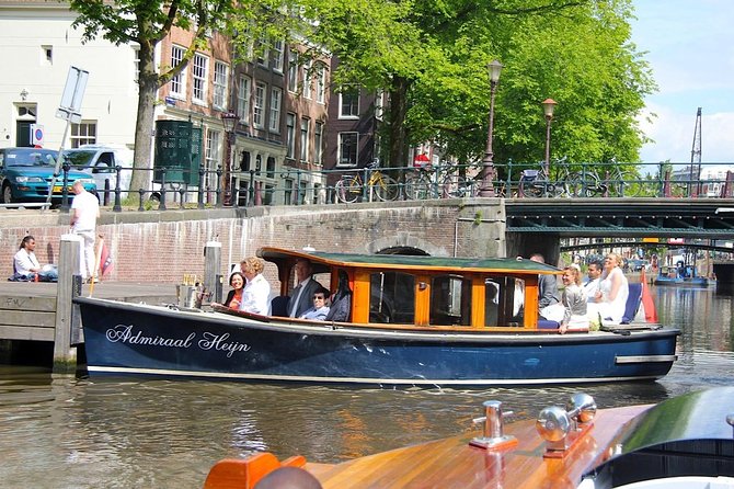 Private boat tour on a electric saloon boat - A captain-led experience, with some variation