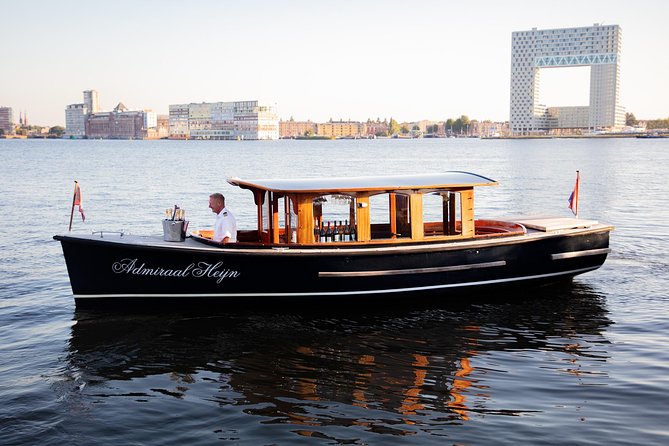 Private boat tour on a electric saloon boat - Who will get the most from this cruise