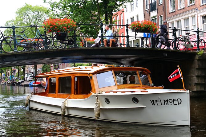 Private Champagne Canal Cruise in Amsterdam - The captain can make or break the outing