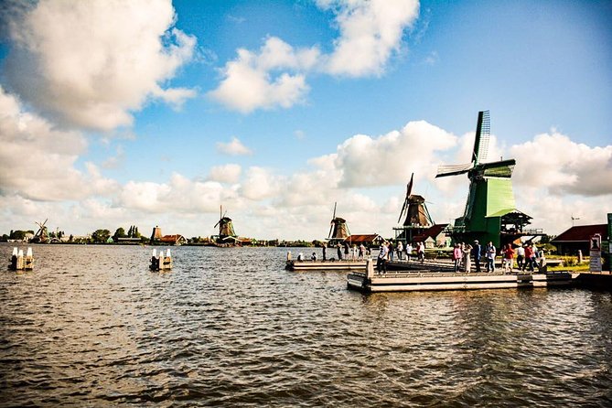 Private Daytrip Giethoorn and Windmills of Zaanse Schans from Amsterdam - Free time for walking, biking, or taking the controls