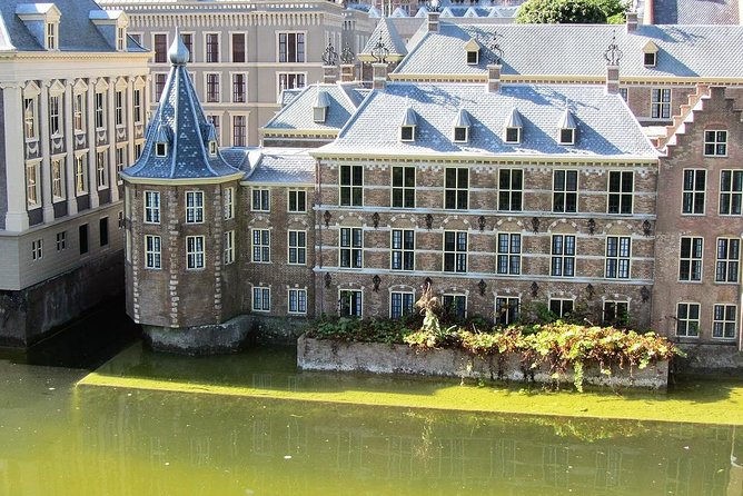 Private Delft and The Hague Tour incl. Madurodam from Amsterdam - Royal Delft and the making of Delft Blue