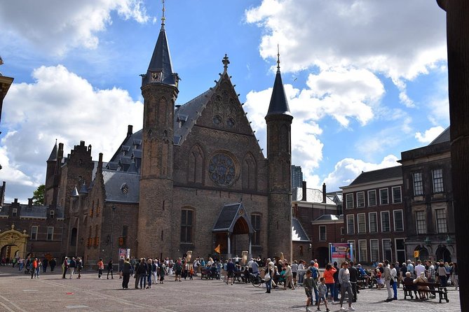 Private Delft and The Hague Tour incl. Madurodam from Amsterdam - What your private vehicle adds
