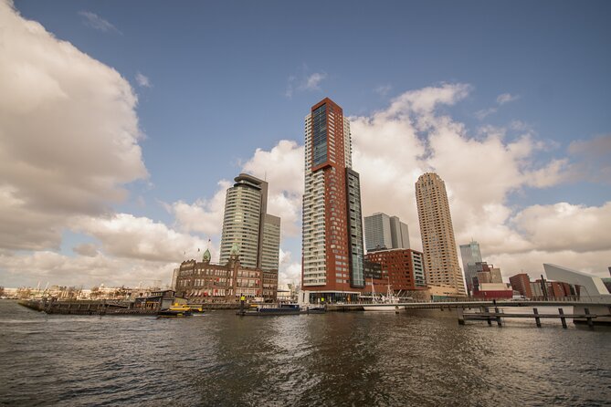 Private direct transfer from Amsterdam to Rotterdam - The driver service and luggage help