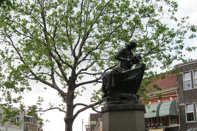 Private Dutch Food Tasting and History Tour in Zaandam from Amsterdam - Windmills, industry, and World War II