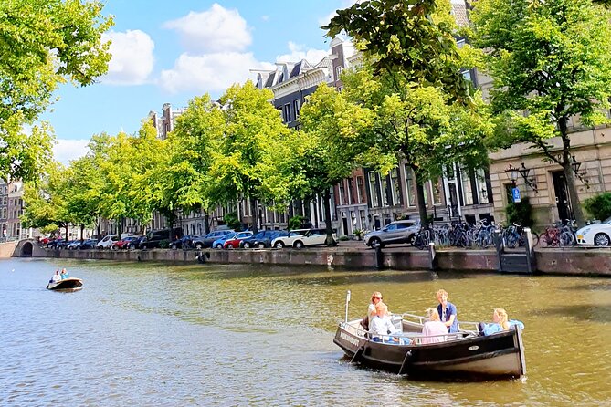 Private Family Walking Tour in Amsterdam - Canal-ring mansions along Grachtengordel-West
