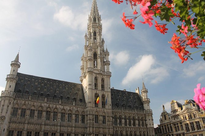 Private Full Day Sightseeing Tour to Brussels from Amsterdam - Manneken Pis is a quick, cheerful extra