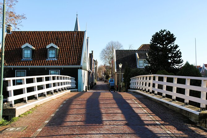Private Guided Senior Countryside Windmill Tour - Broek in Waterland and its preserved wooden houses