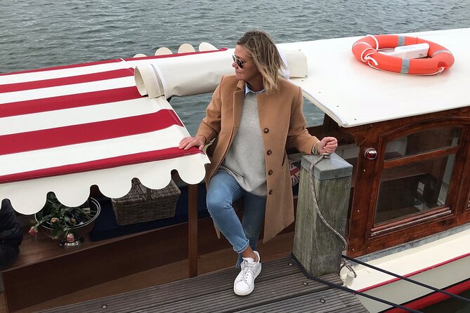 Private Lunch or Dinner Cruise for 4 Guests - Five details that shape the experience