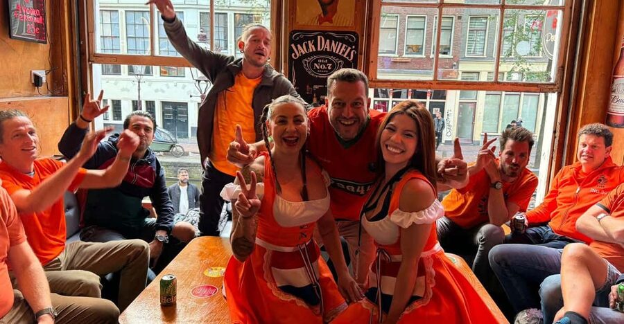 Private Red Light Tour City Center with Beer Maid Guide - Key points to know before booking