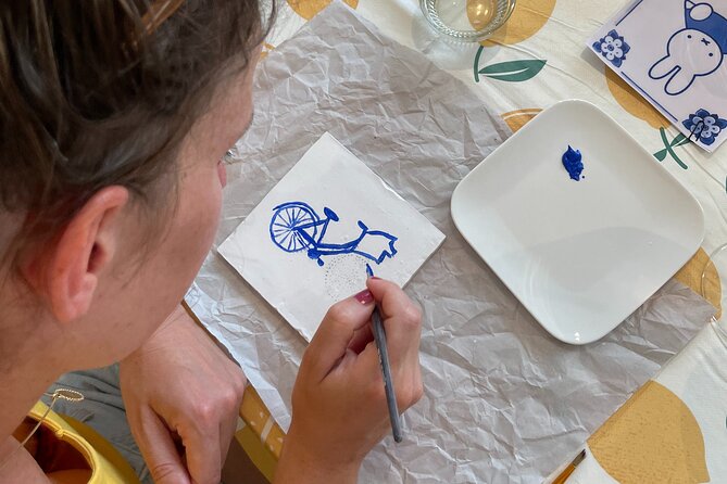 Private Souvenir Creation in Dutch Delft Blue from Netherlands - Planning the 90-Minute Slot