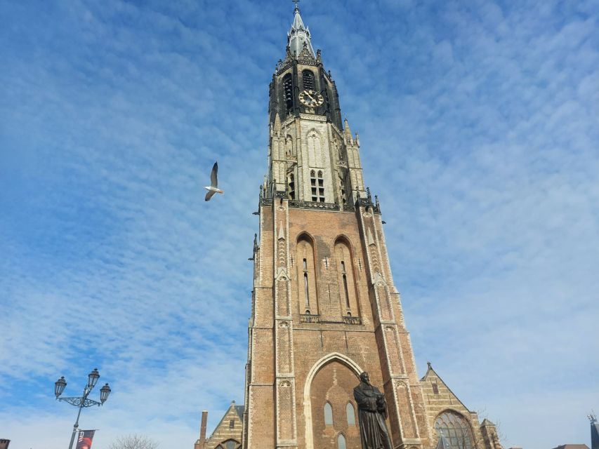 Private Tour of Delft + Visit to Royal Delft Museum - Entering the Royal Delft museum and factory