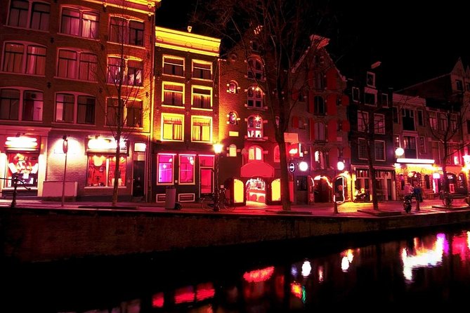 Private tour of Red Light District. English or Spanish - Why the guide matters more than the scenery