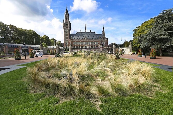 Private Tour The Hague and Delft incl. Mauritshuis from Amsterdam - Is $479.39 per person fair?