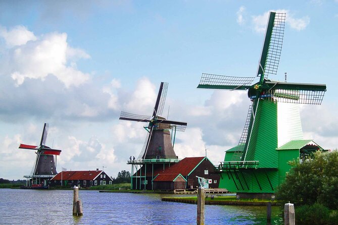 Private Tour to Giethoorn with boat and Zaanse Schans windmills - Zaanse Schans: windmills, workshops, and green houses