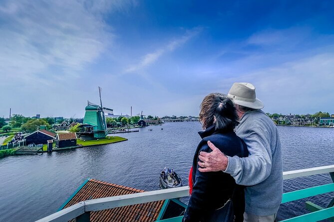 Private Tour to Zaanse Schans + Giethoorn with renting boat - Riding through Giethoorn by your own boat