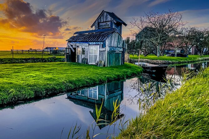 Private Tours to Zaanse Schans, windmill house, Volendam, Marken - Volendam: harbor views and a proper lunch break