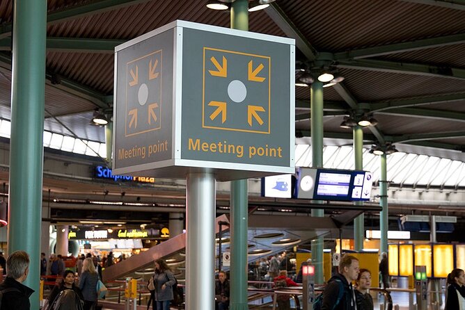 Private transfer between Rotterdam - Amsterdam (incl. Schiphol airport) - How dependable is the airport pickup?