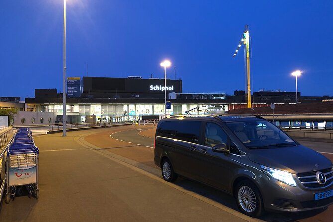 Private transfer from Schiphol airport to The Hague or Delft - Leaving Schiphol without the usual airport hassle