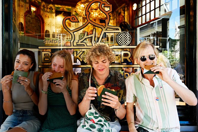Private Utrecht Food Walking Tour with 8 Tastings - A relaxed café stop at Lebowski