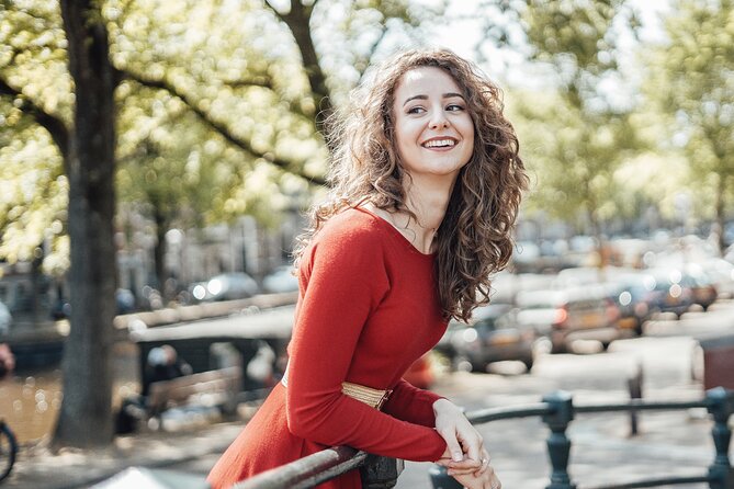 Professional Tinder Photo Session in Amsterdam - Helping camera-shy people look natural