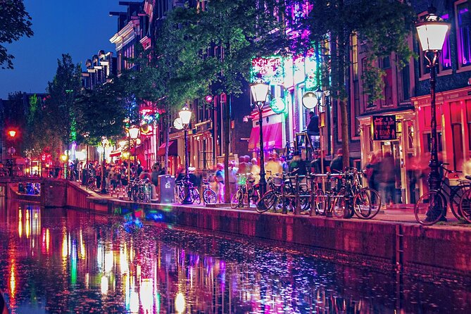 Red Light District Primetime Private Tour for 18+ Only - A Quiet Pause at He Hua Temple