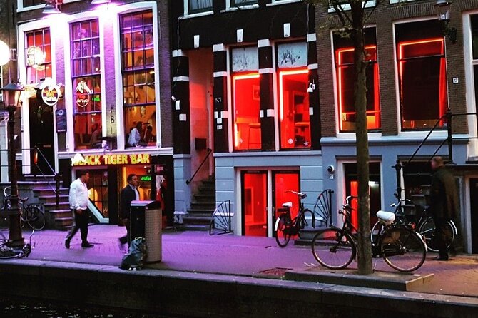Red Light District Primetime Private Tour for 18+ Only - Entering De Wallen at Prime Time