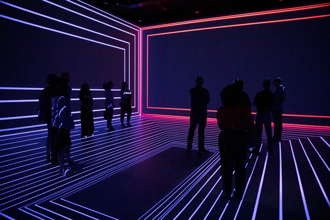"Remastered" Audiovisual Experience in Rotterdam - One hour is convenient, but standing changes the value