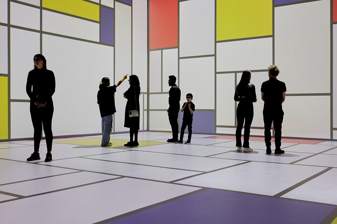"Remastered" Audiovisual Experience in Rotterdam - Mondrian becomes a moving dance floor
