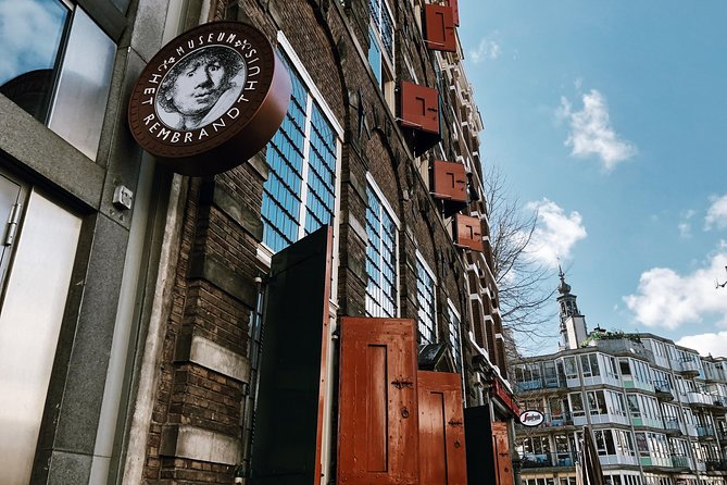 Rembrandt House & Neighborhood Guided Tour Semi-Private 8ppl Max - Meeting at Cobra Café and entering the canal belt