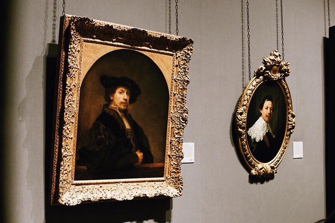 Rijksmuseum Amsterdam Exclusive Guided Tour w/ Reserved Entry - Entering the Rijksmuseum with reserved admission