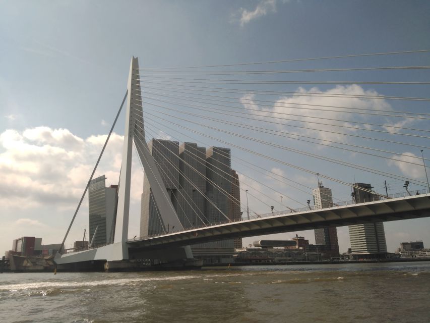 Rotterdam Architecture: Centre and South Bank with watertaxi - Timmerhuis and the changing city center