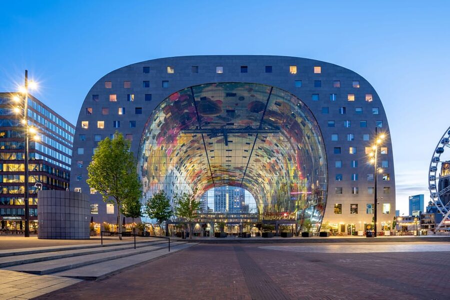Rotterdam: Capture the most Photogenic Spots with a Local - Hotel New York and the waterfront finish