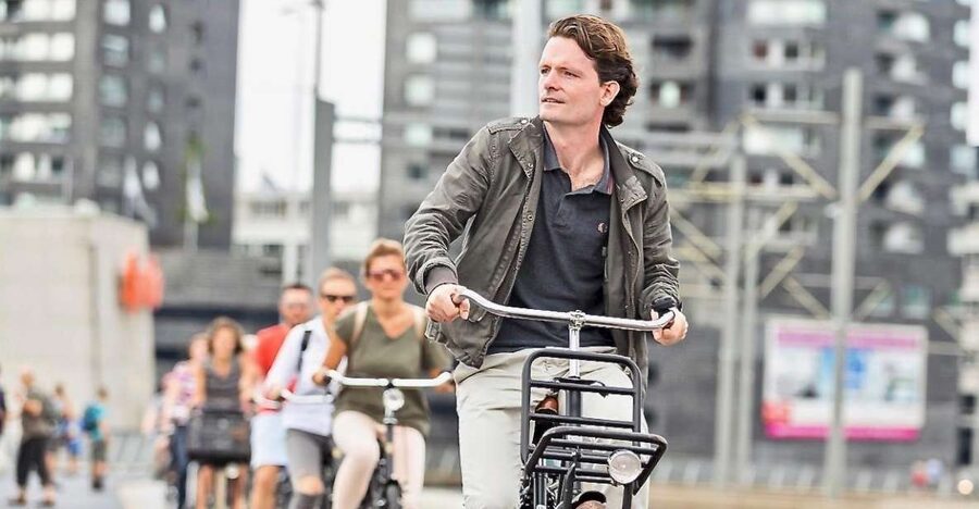 Rotterdam: Food Tour by Bike - Riding through architecture, history, and public art
