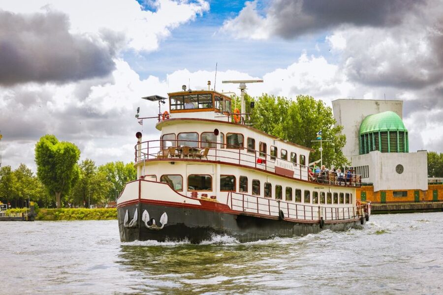 Rotterdam: Harbor Cruise on a Historic Ship - Schiedam and the change from city to industry