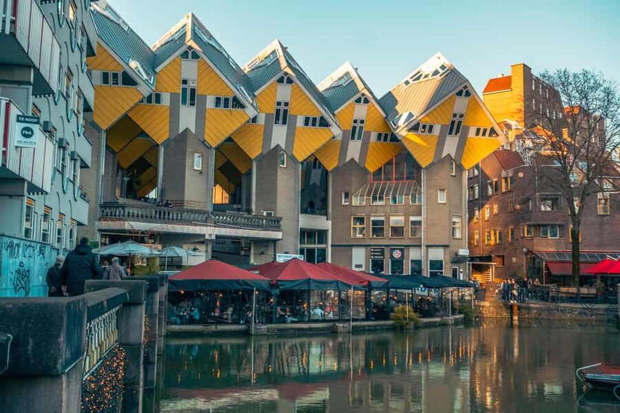 Rotterdam: Highlights & Gems Walking Tour with Dutch Local - Starting at Oude Binnenweg and Santa Claus