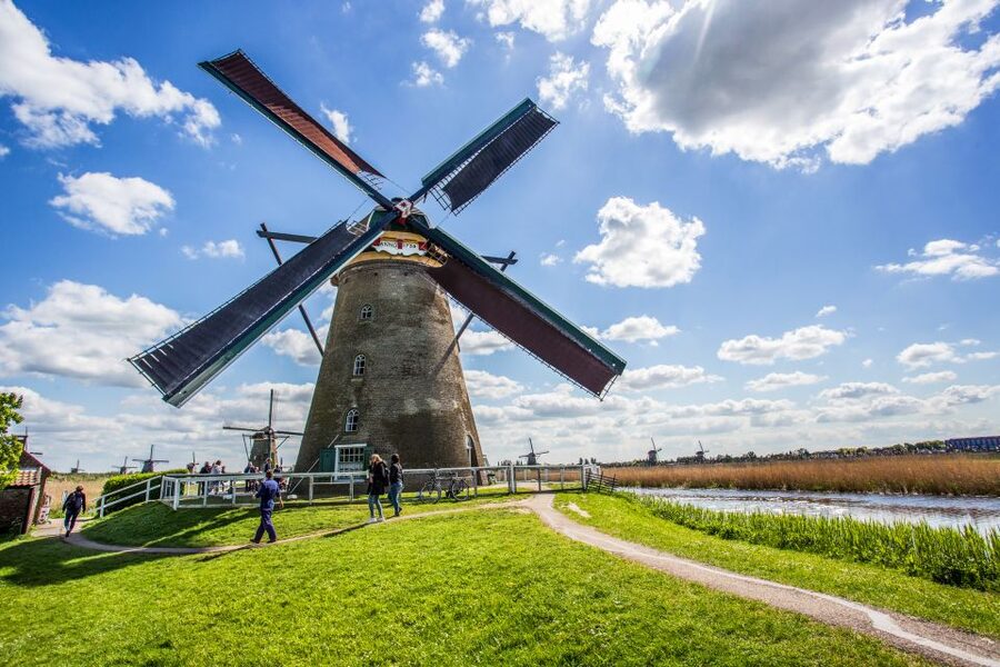 Rotterdam: Kinderdijk UNESCO World Heritage Entry Ticket - Walking, cycling, and seeing the full site