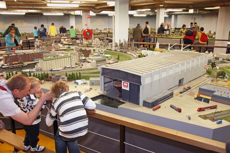 Rotterdam: Miniworld Rotterdam Entry Ticket - Crossing the Channel to miniature Great Britain