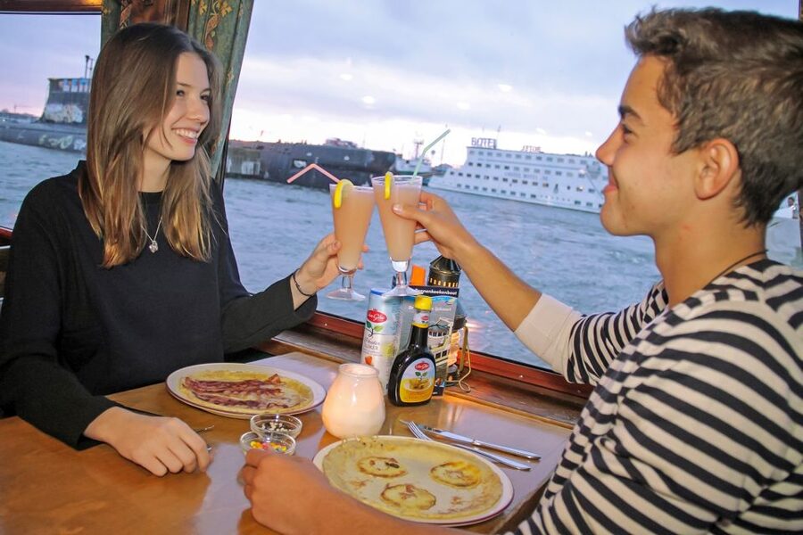 Rotterdam: Pancake Cruise - Weather, seating, and small details that matter