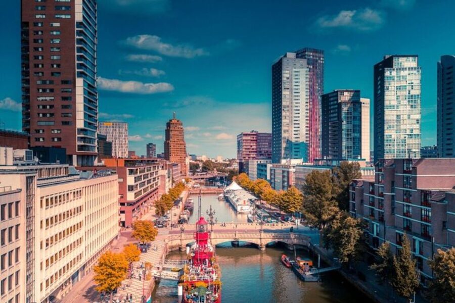 Rotterdam: Private Custom Walking Tour with Local Guide - Reading Rotterdam through its architecture