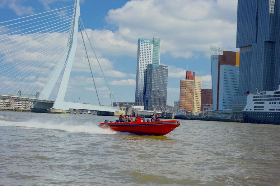 Rotterdam: Private Maas River Speedboat Cruise - Leaving the center for the working Maas