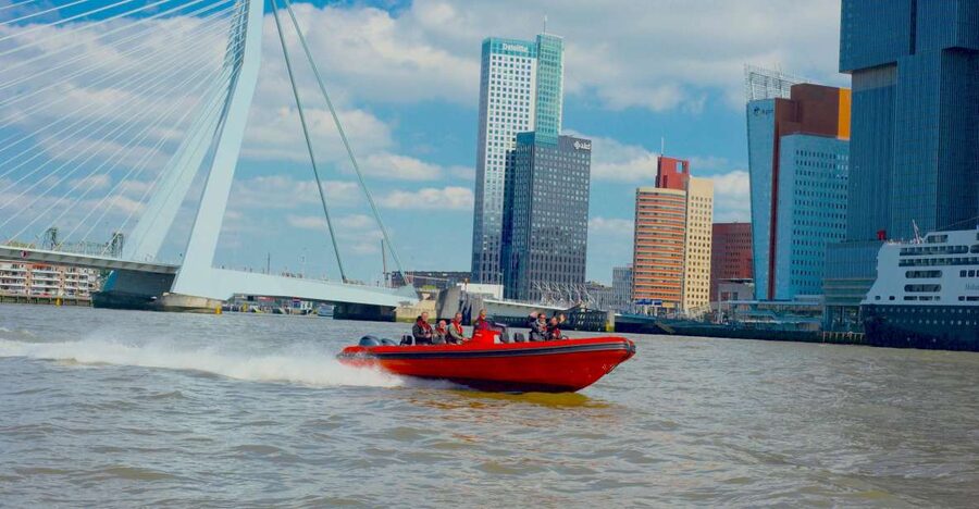 Rotterdam: Private Maas River Speedboat Cruise - Returning past SS Rotterdam and Hotel New York