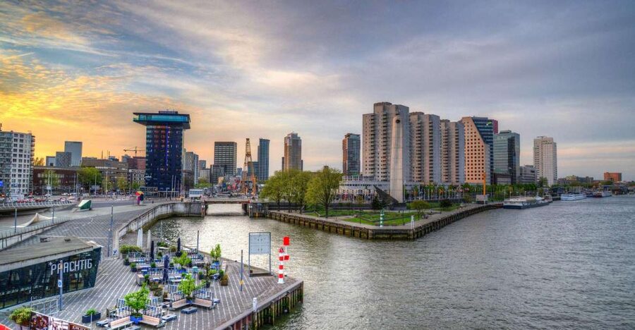 Rotterdam Private Walking Tour - Rotterdam’s story begins in the Stadsdriehoek