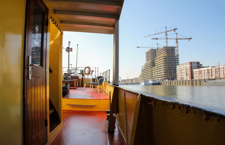 Rotterdam: Pub Cruise with Drinks and Bites - Farmers Cheese and Three Bitterballen