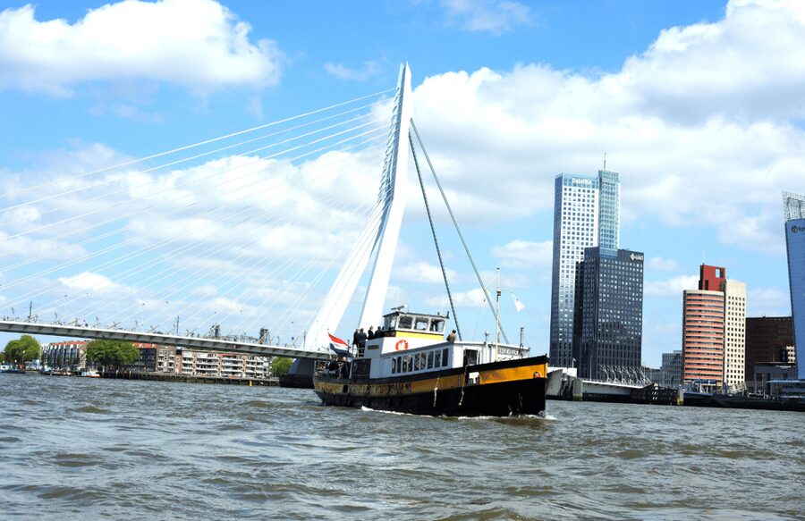 Rotterdam: Pub Cruise with Drinks and Bites - Unlimited Drinks Without a Complicated Bill