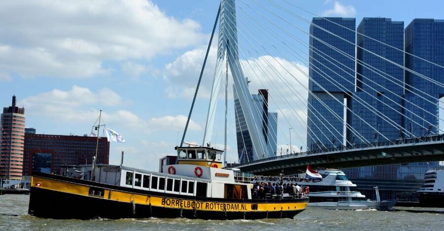 Rotterdam: Pub Cruise with Drinks and Bites - Rain or Shine: Choosing Your Spot