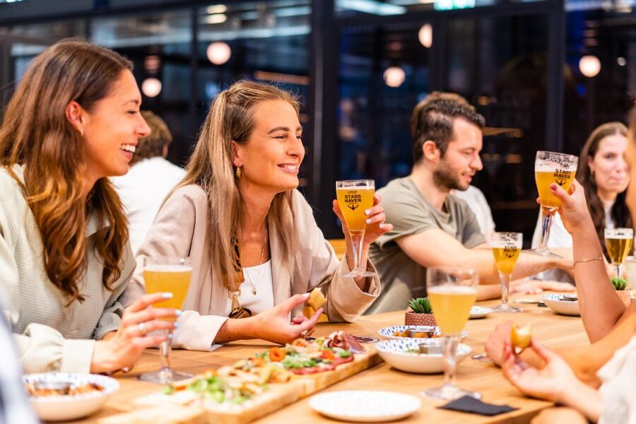 Rotterdam: Stadshaven Brewery Tour with Beer Tastings - The augmented reality presentation