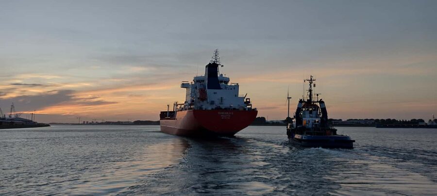 Rotterdam: Summer Evening Cruise with Live Entertainment - Why this Rotterdam evening cruise works