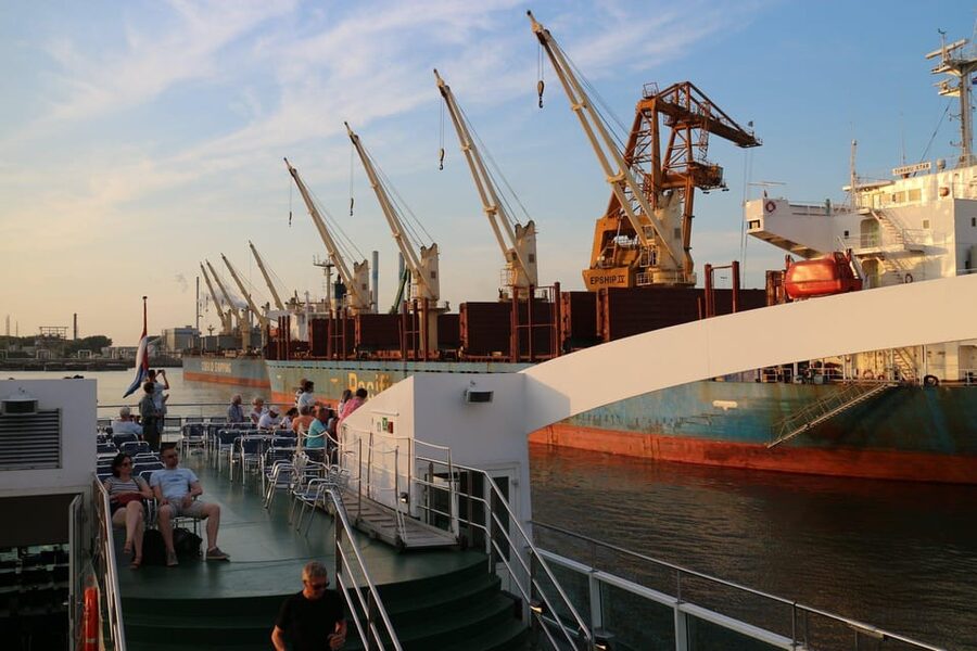 Rotterdam: Summer Evening Cruise with Live Entertainment - Latin music on the Maas